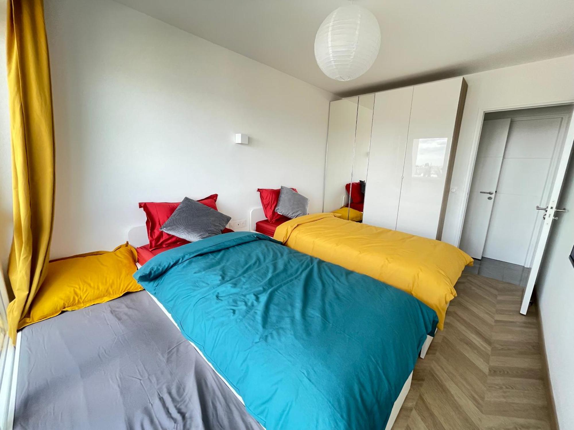 Paris Pantin Magnifique Appartement 4 Pieces De 108M2 Avec 2 Parking Interieur - Tres Cosy Pour 1 A 12 Personnes - Entierement Refait A Neuf Entire Apartment Luxurious And Warm - Pantin Paris 19 Eme Free Wifi Gratuit Zewnętrze zdjęcie