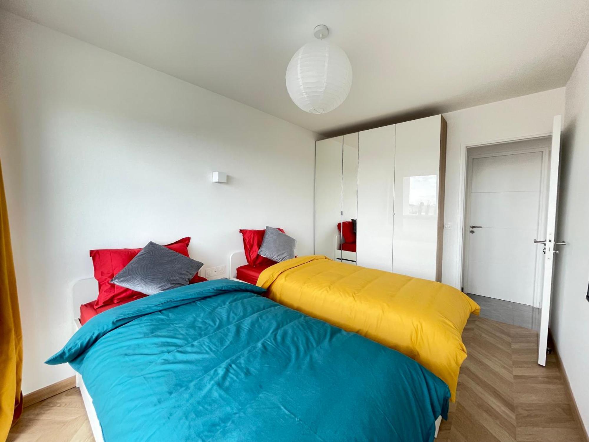 Paris Pantin Magnifique Appartement 4 Pieces De 108M2 Avec 2 Parking Interieur - Tres Cosy Pour 1 A 12 Personnes - Entierement Refait A Neuf Entire Apartment Luxurious And Warm - Pantin Paris 19 Eme Free Wifi Gratuit Zewnętrze zdjęcie