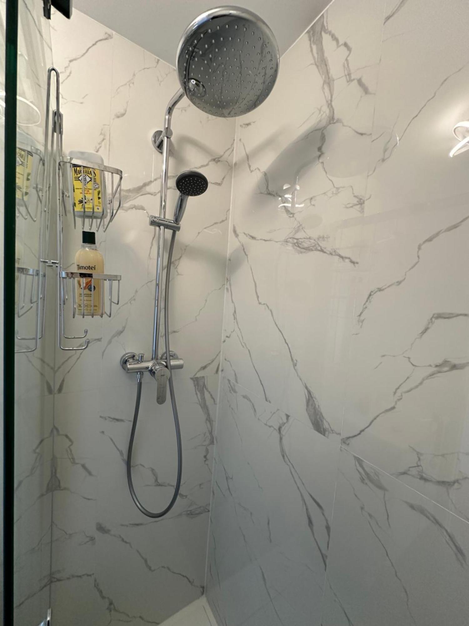 Paris Pantin Magnifique Appartement 4 Pieces De 108M2 Avec 2 Parking Interieur - Tres Cosy Pour 1 A 12 Personnes - Entierement Refait A Neuf Entire Apartment Luxurious And Warm - Pantin Paris 19 Eme Free Wifi Gratuit Zewnętrze zdjęcie
