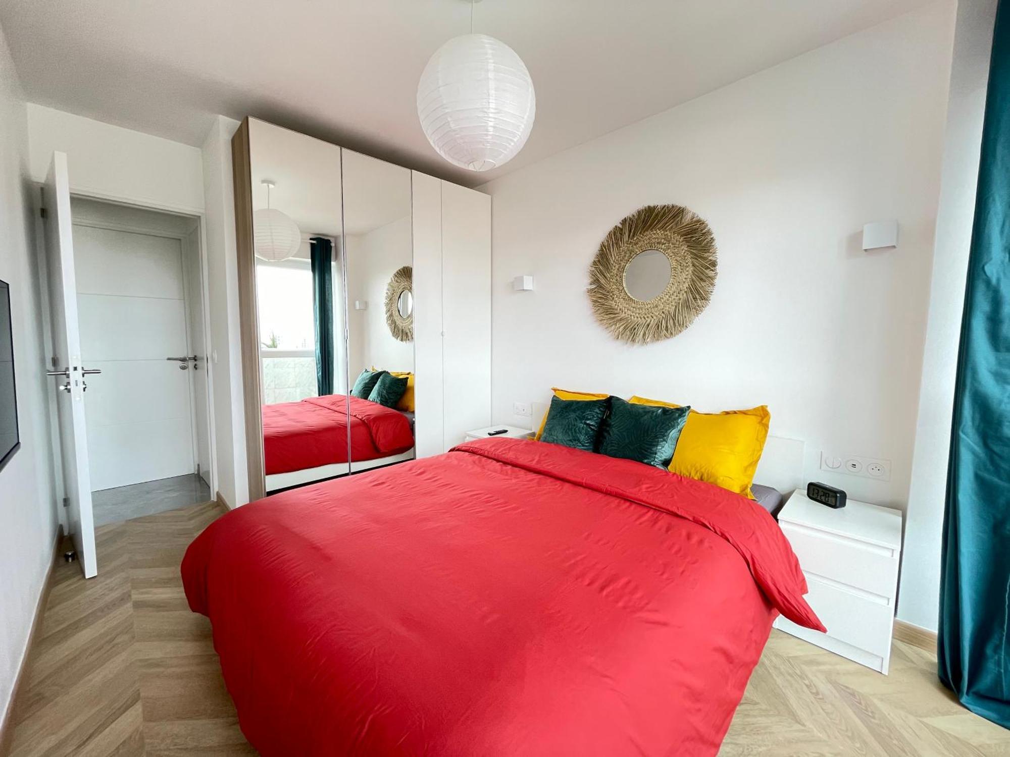 Paris Pantin Magnifique Appartement 4 Pieces De 108M2 Avec 2 Parking Interieur - Tres Cosy Pour 1 A 12 Personnes - Entierement Refait A Neuf Entire Apartment Luxurious And Warm - Pantin Paris 19 Eme Free Wifi Gratuit Zewnętrze zdjęcie